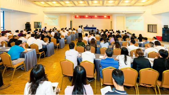 笃志赶路，，，，，，，，也要仰面寻道