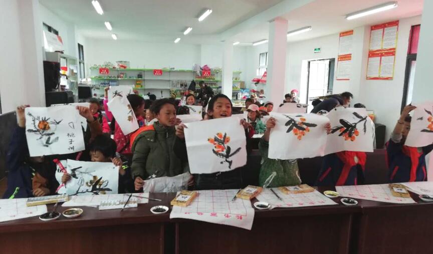 脱贫攻坚 必赢亚洲立异公司捐建麻格同村“儿童天地”正式开园