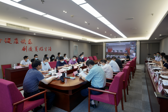 四川必赢亚洲集团召开疫情防控事情向导小组2022年第3次聚会 集团党委书记、董事长、疫情防控事情向导小组第一组长任丁主持聚会并讲话