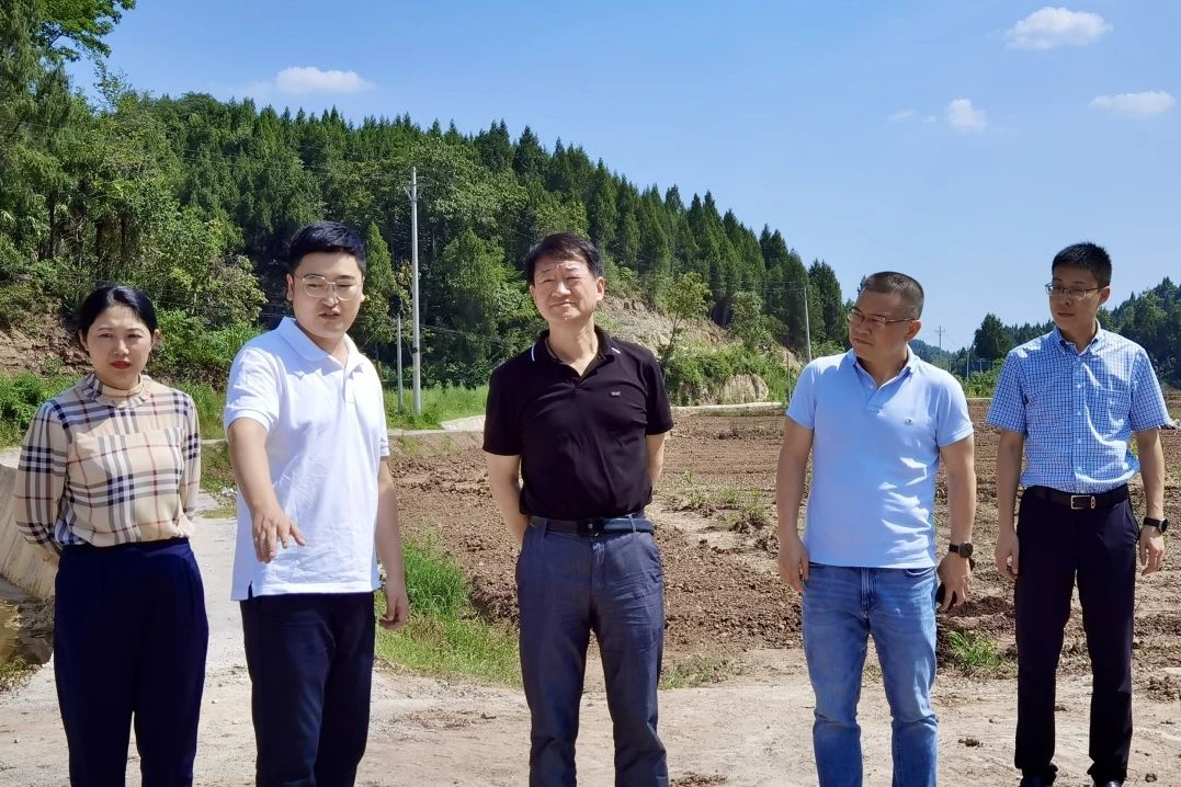 省必赢亚洲集团党委书记、董事长任丁率队赴巴中南充两地开展帮扶事情