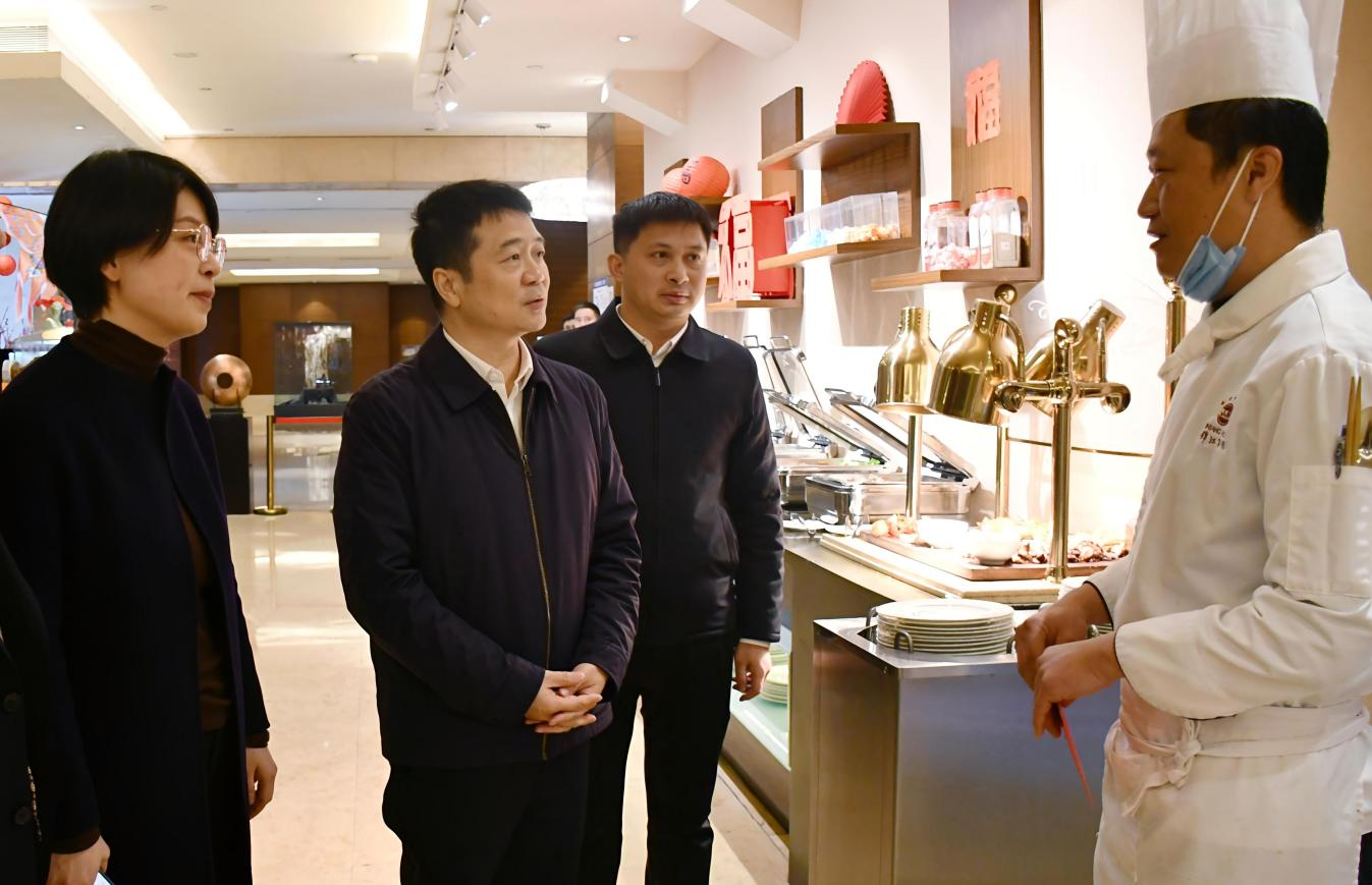 省必赢亚洲集团向导率队开展春节前走访慰问